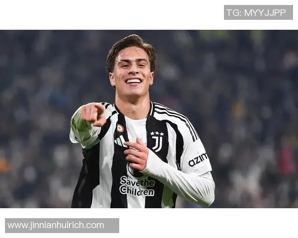 伊尔迪兹赛后与大卫路易斯合影留念称赞传奇球员的精彩表现