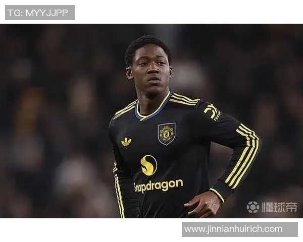 前球探分析曼联冬窗不应放走梅努和齐尔克泽的重要性与价值