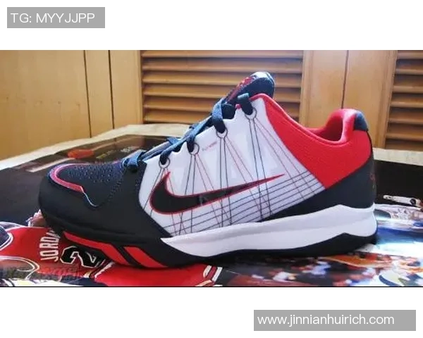 灰蓝色调魅力尽显肯塔基推出全新科比5PE球鞋设计 灰蓝色调魅力尽显肯塔基推出全新科比5PE球鞋设计