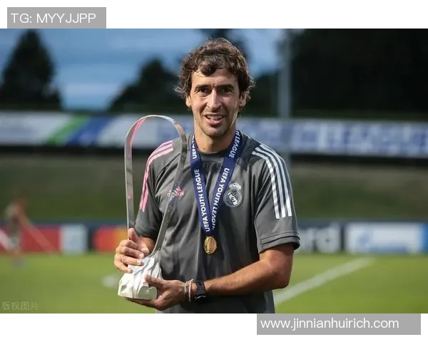 本杰明莫拉先生正式加盟武汉三镇担任一线队主教练开启新篇章 本杰明莫拉先生正式加盟武汉三镇担任一线队主教练开启新篇章