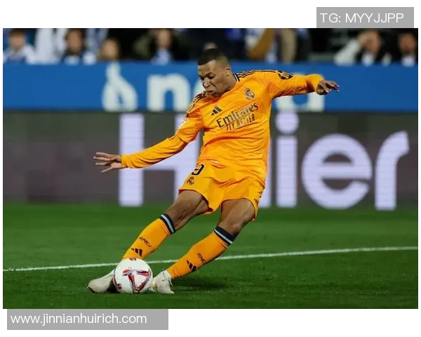 皇马国王杯将进行大规模轮换姆巴佩肌肉和膝盖双重不适 皇马国王杯将进行大规模轮换姆巴佩肌肉和膝盖双重不适