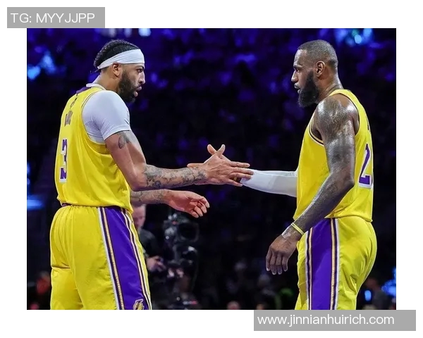 詹姆斯自信满满称新城市第二年必夺冠与浓眉等人畅谈未来目标